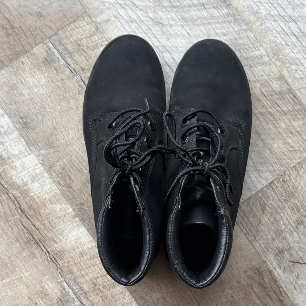 women’s Black High-Top timberland Sneakers - Picture 9 of 10